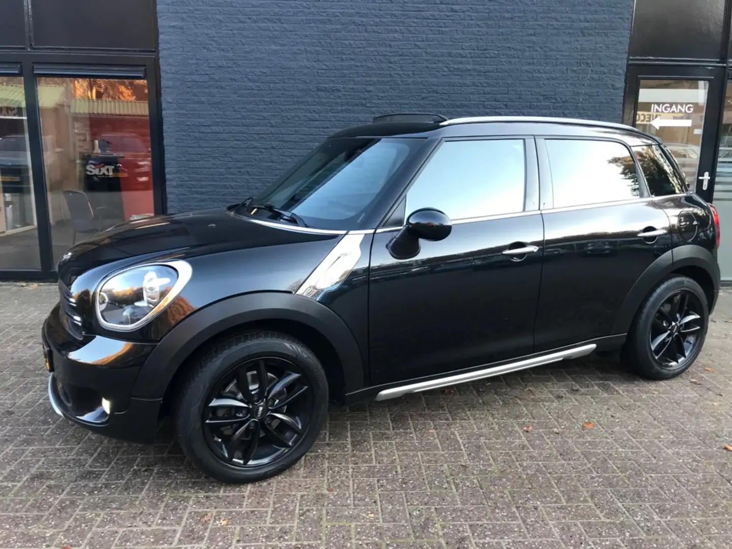 MINI Cooper Countryman 1.6 Cooper Pepper Zwart - 2