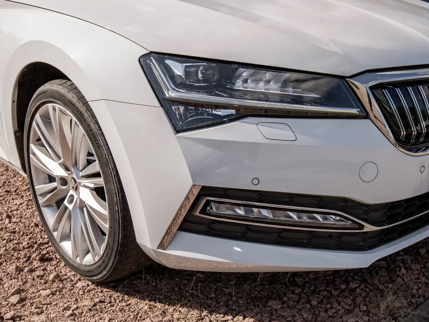 Skoda Superb Combi 1.4e TSI Style iV Autom. Kamera/LED Biały - 2
