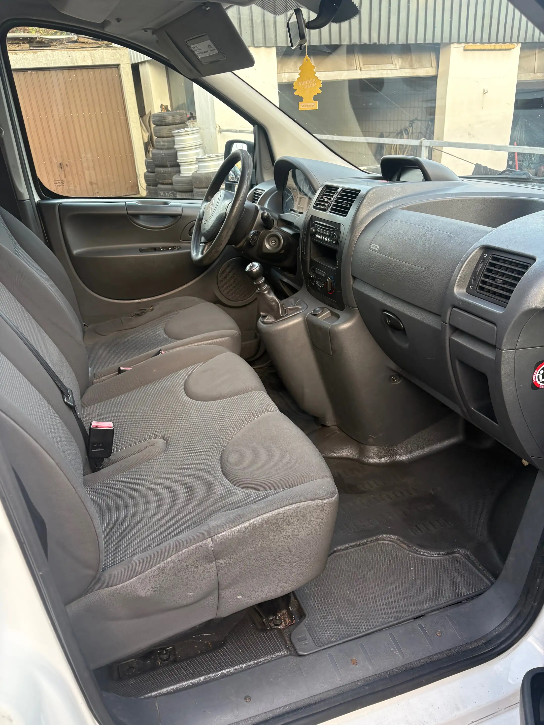 Citroen Jumpy HDi 95 FAP L1 Kombi (6 Sitze) — photo 8