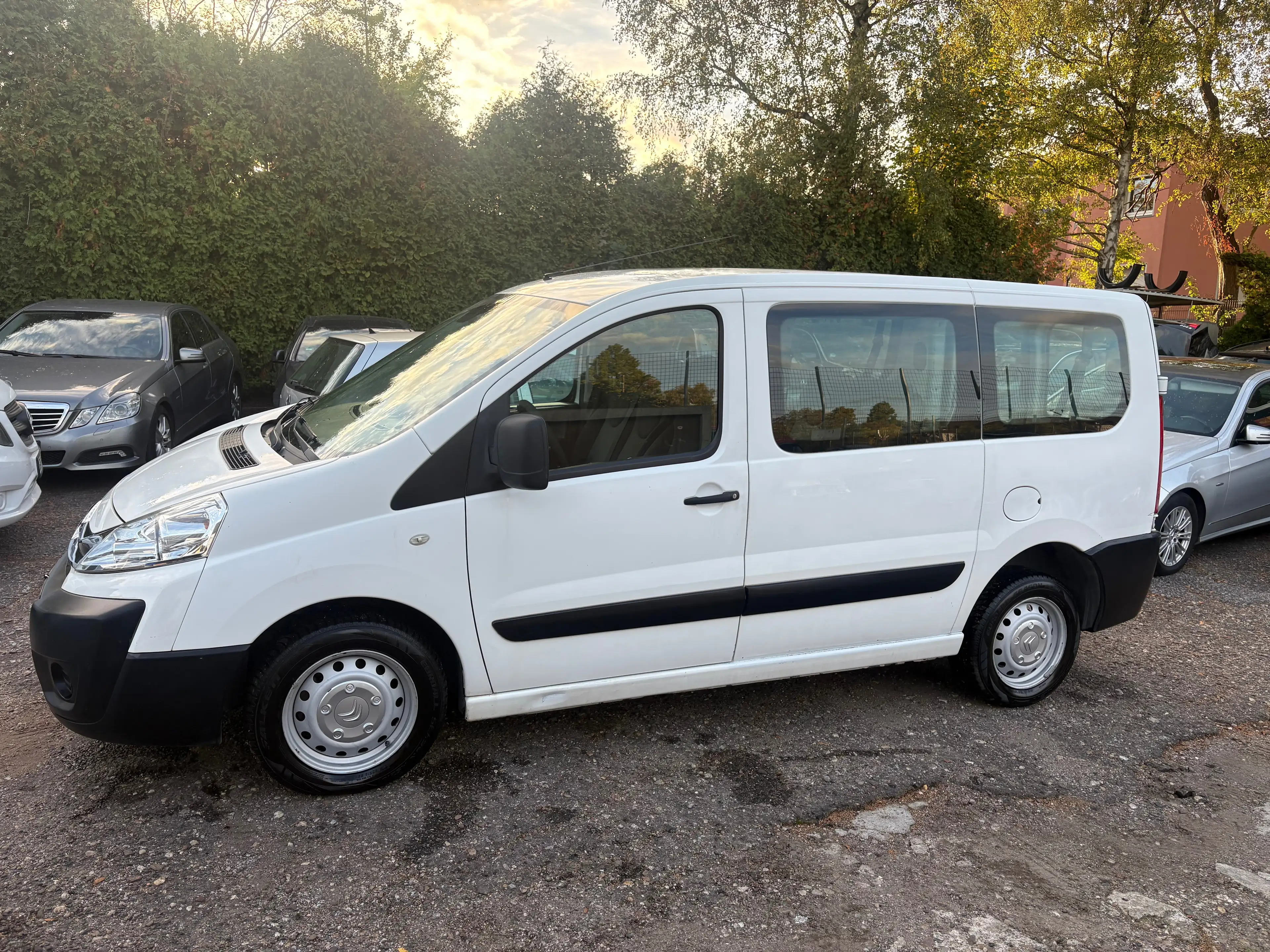 Citroen Jumpy HDi 95 FAP L1 Kombi (6 Sitze) — photo 3