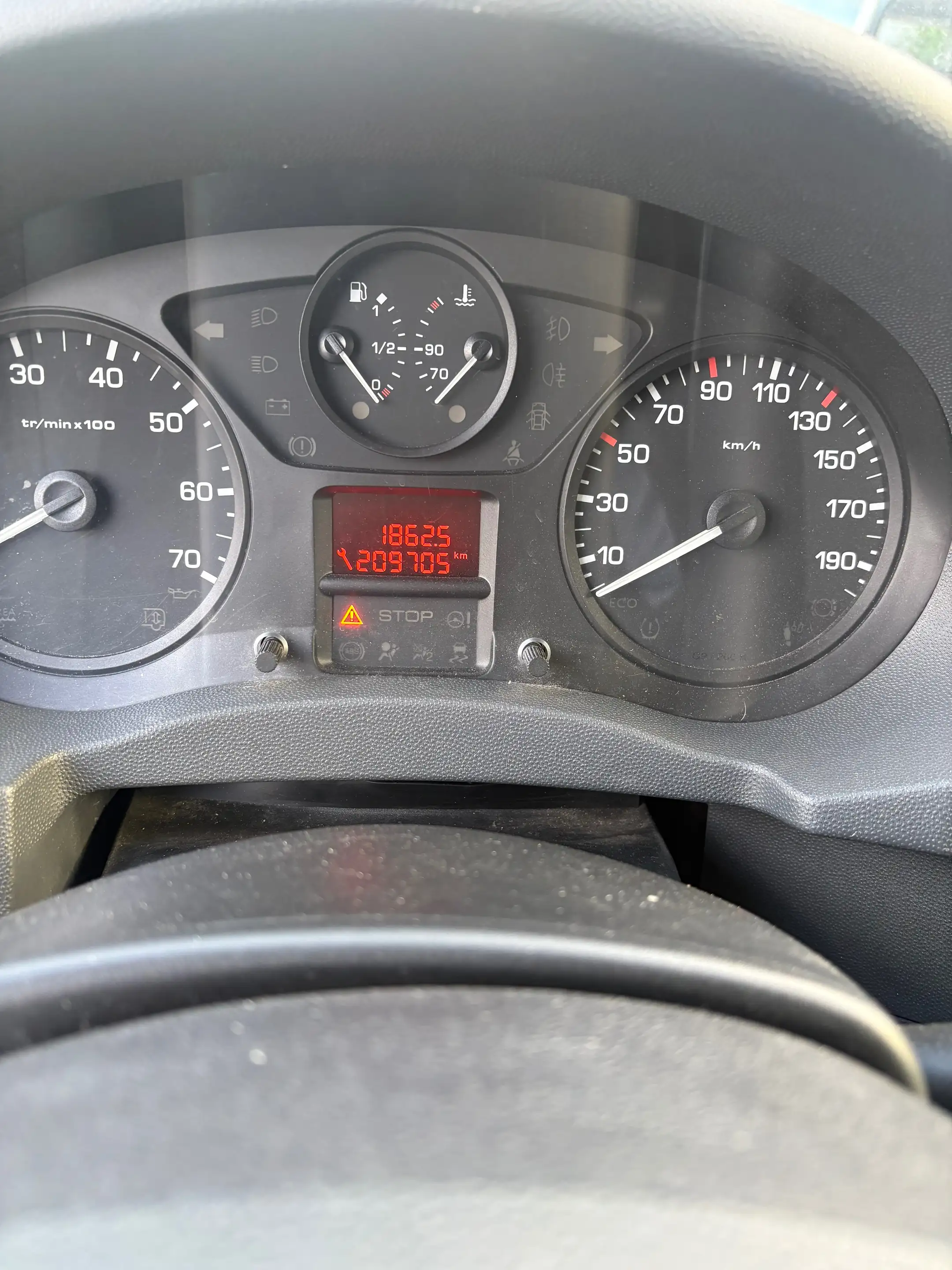 Citroen Jumpy HDi 95 FAP L1 Kombi (6 Sitze) — photo 11