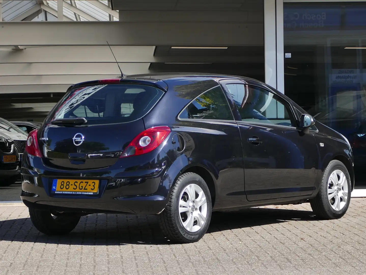 Opel Corsa 1.2-16V Edition | cruise control | airco Zwart - 2