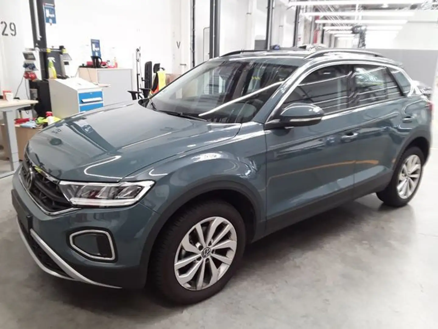 Volkswagen T-Roc Life 1.5 TSI AHK/ACC/Navi/Standhzg/8.29Gar Blau - 2