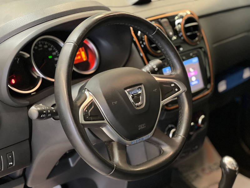 Dacia Lodgy Stepway Celebration 7-SITZER/NAVI/PDC/SHZ — photo 13