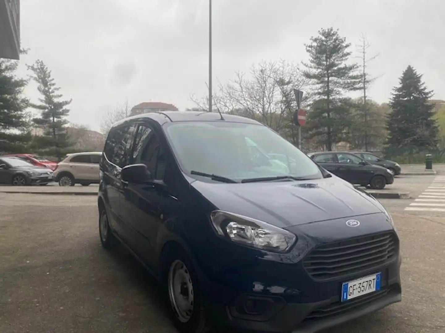 Ford Transit Courier anno 2021 euro 6b Blauw - 1