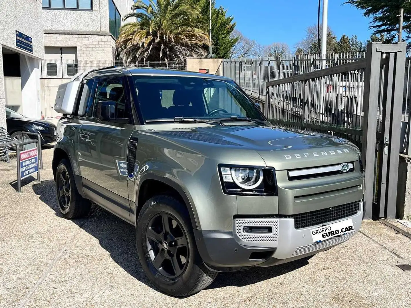 Land Rover Defender 90  3.0 D I6 200CV AWD Verde - 2
