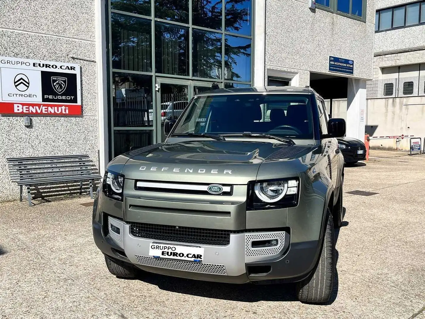 Land Rover Defender 90  3.0 D I6 200CV AWD Verde - 1