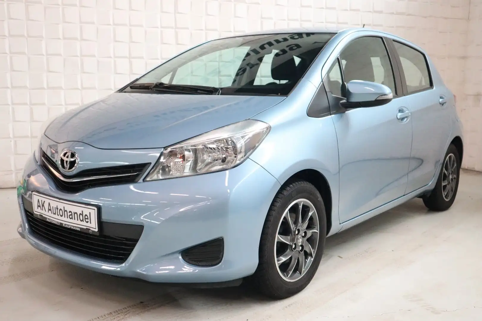 Toyota Yaris Life Kamera,Klima,2.Hand Blau - 1