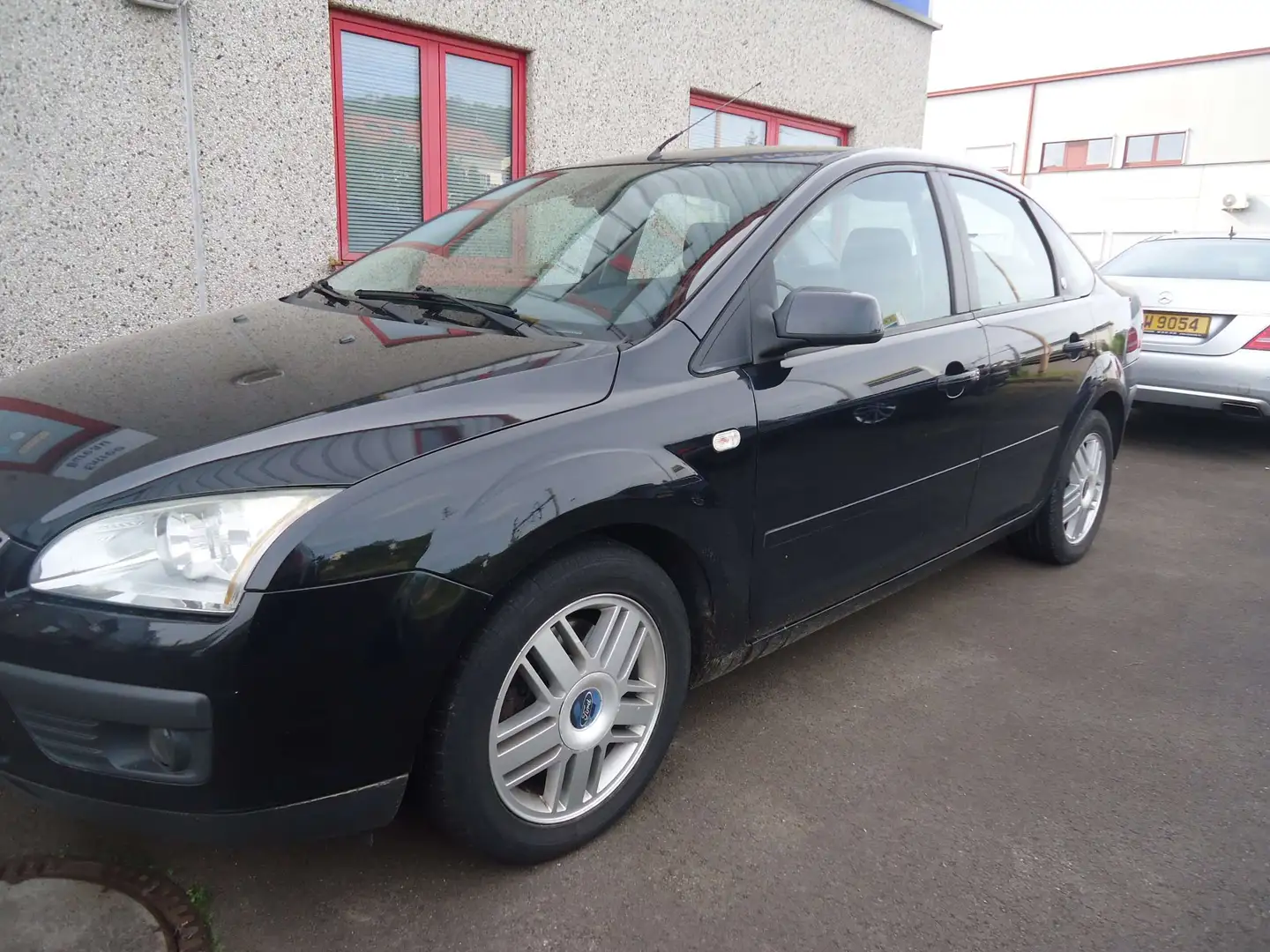 Ford Focus 2.0 Turbo TDCi Ghia Negro - 2