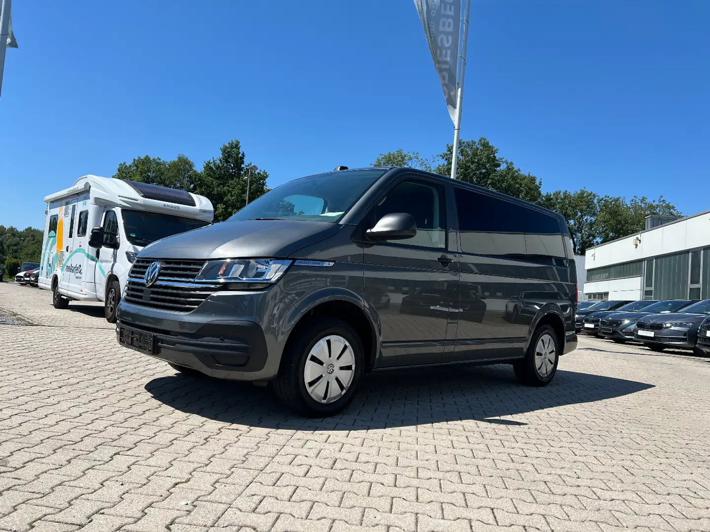 Volkswagen T6.1 Multivan 2.0 TDI Family *Sitzh. Kamera DAB* Gris - 1