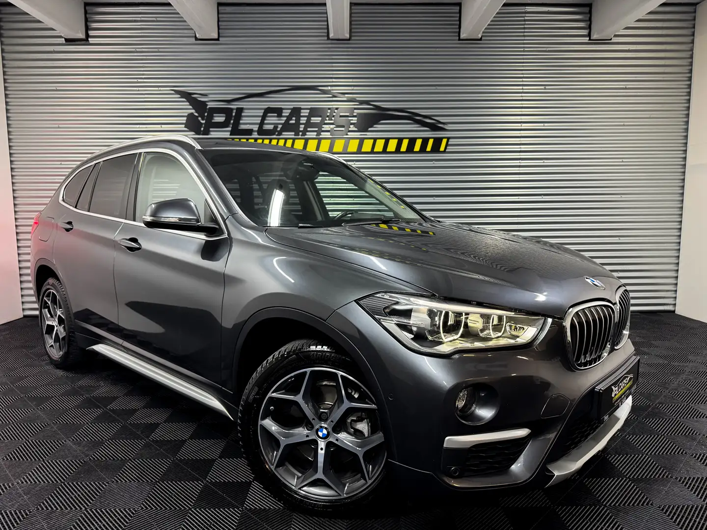 BMW X1 1.5iA sDrive18 | LOOK M | XENON | LED | GARANTIE Šedá - 1