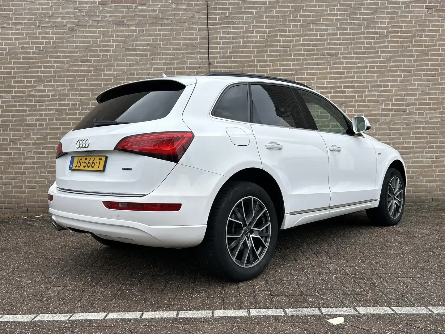Audi Q5 2.0 TDI quattro Pro Line Plus Automaat | Leder | C White - 2