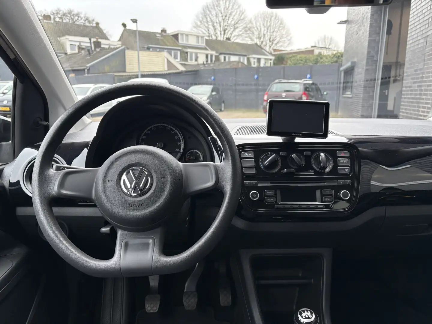 Volkswagen up! 1.0 move up! BlueMotion, airco, navi. Negro - 2