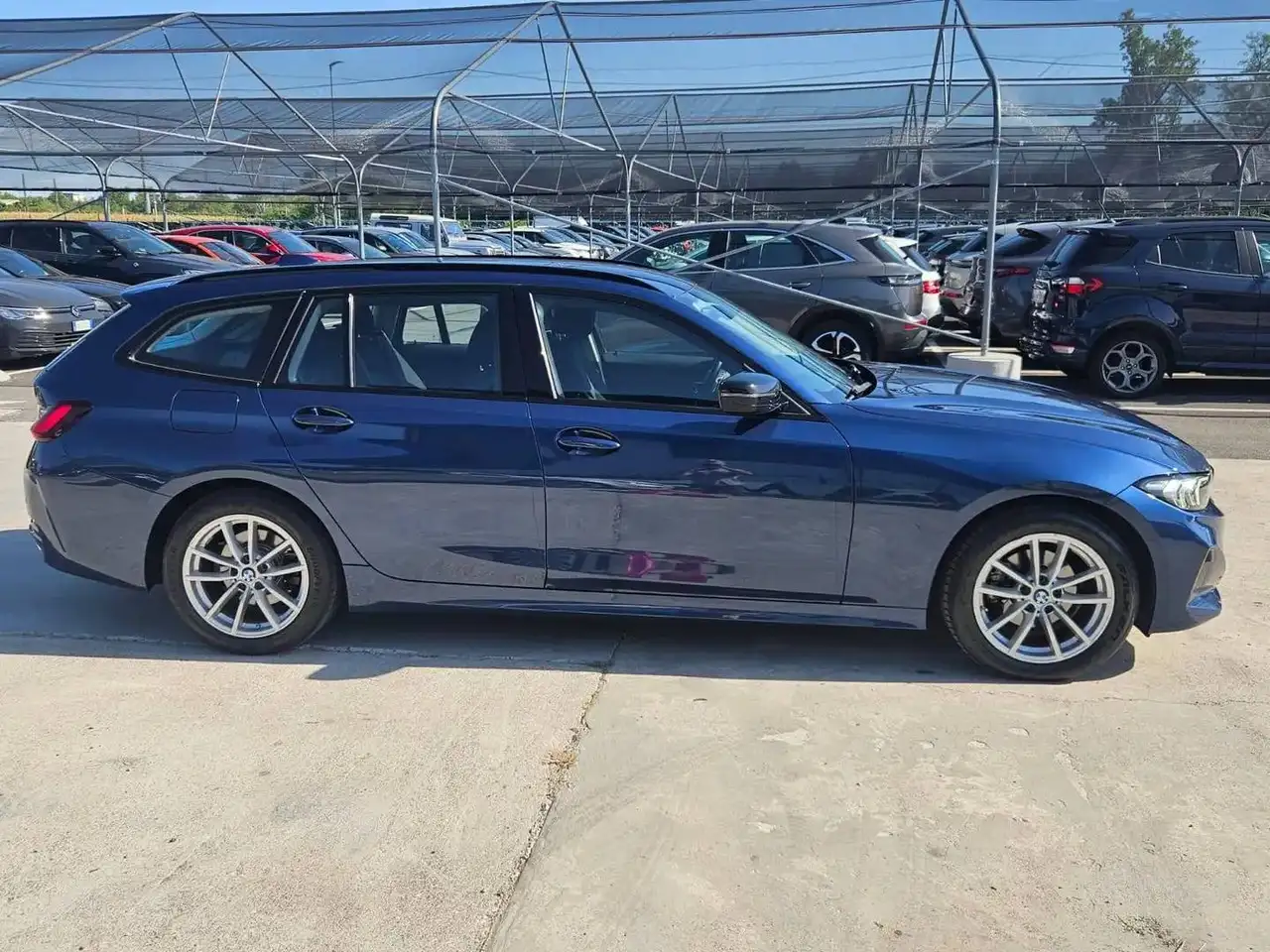 2023 BMW 316 Touring 316d 2.0 122cv mhev 48V auto - GN054LF, photograph 4