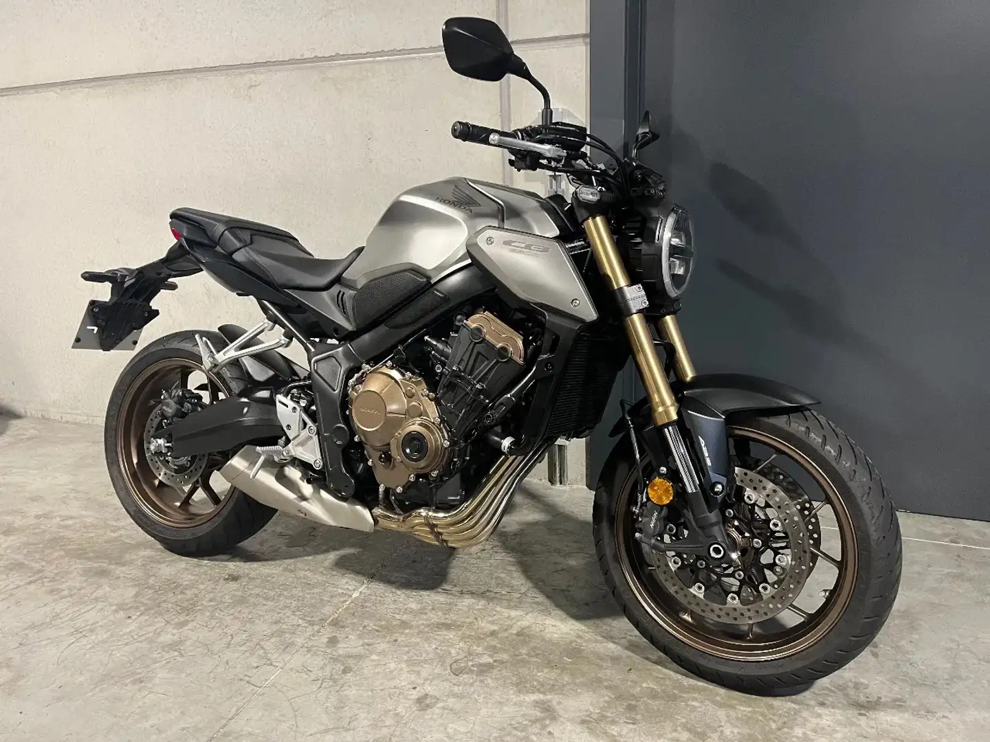 Honda CB 650 CB650R neo-retro naked - 1