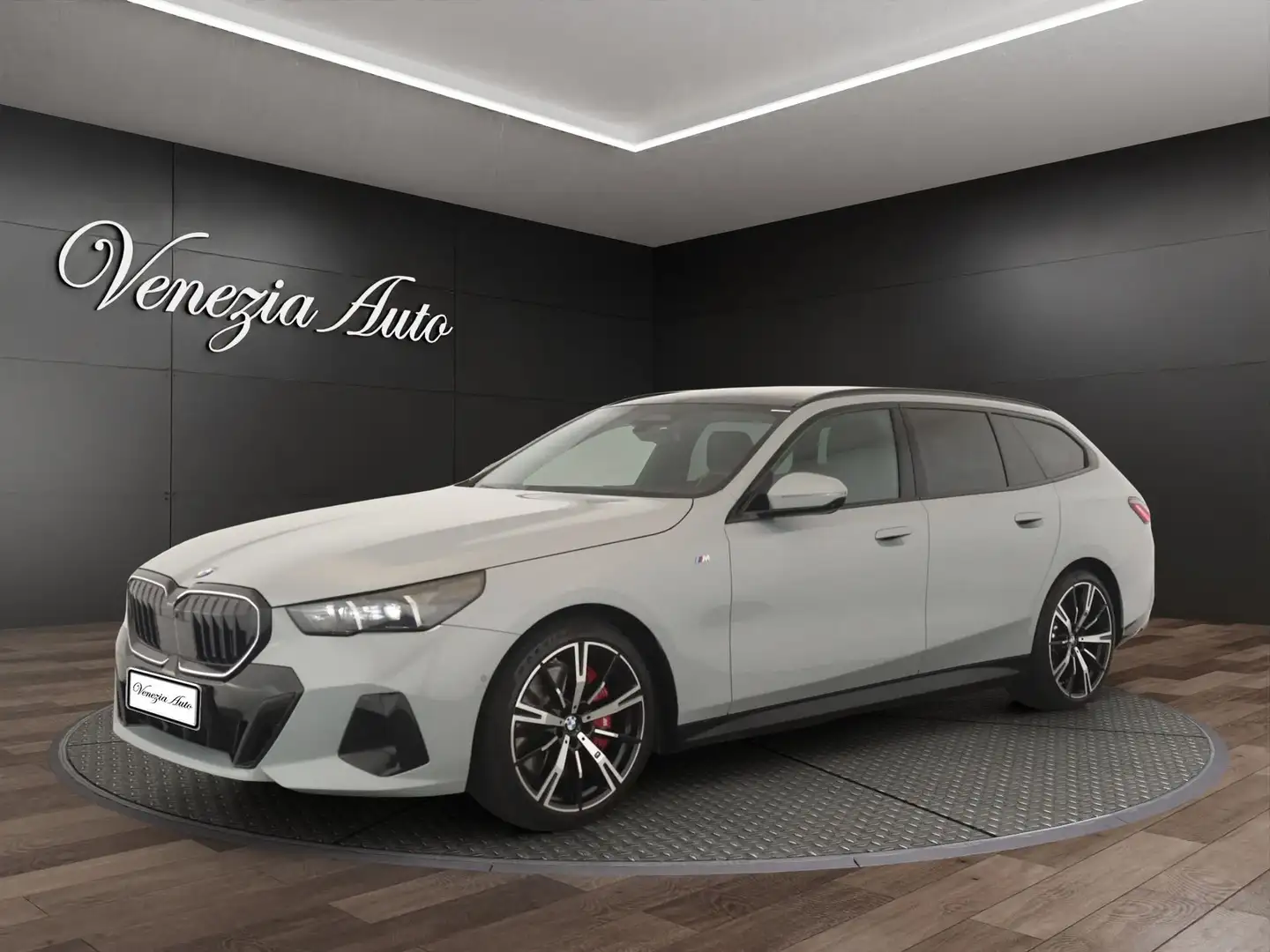 BMW 540 540d 48V xDrive Touring Msport Pro Gris - 1