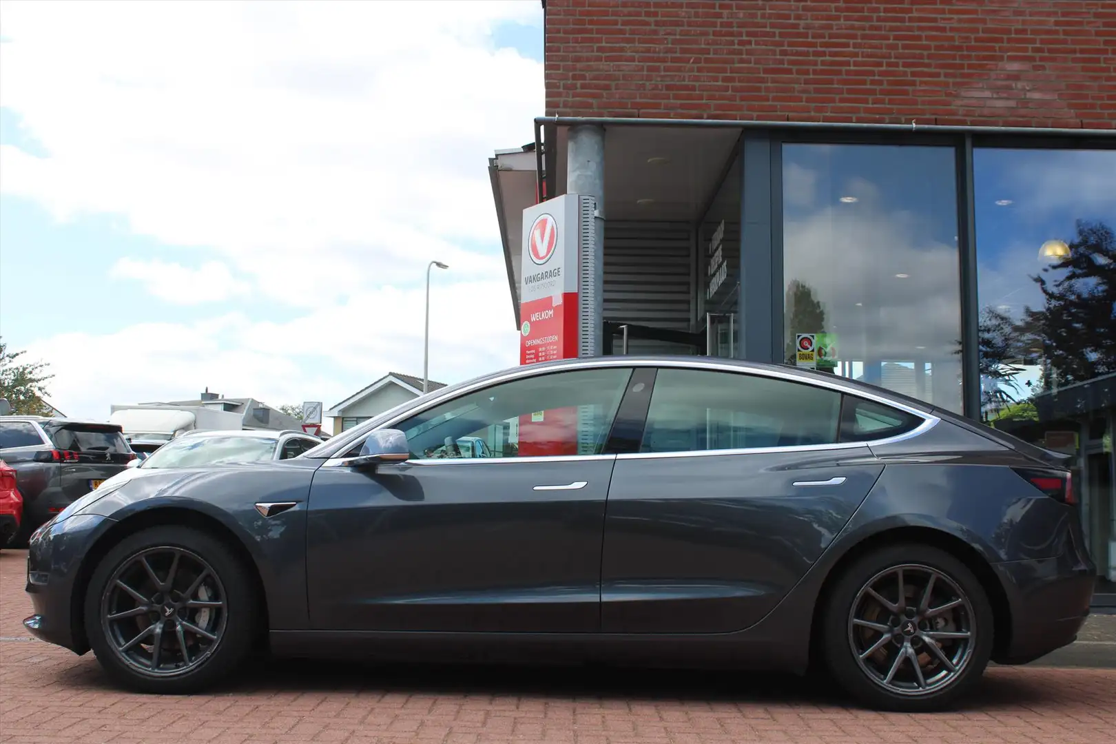Tesla Model 3 Standard Plus RWD | Orig. NL | Auto- Pilot | Grijs - 2