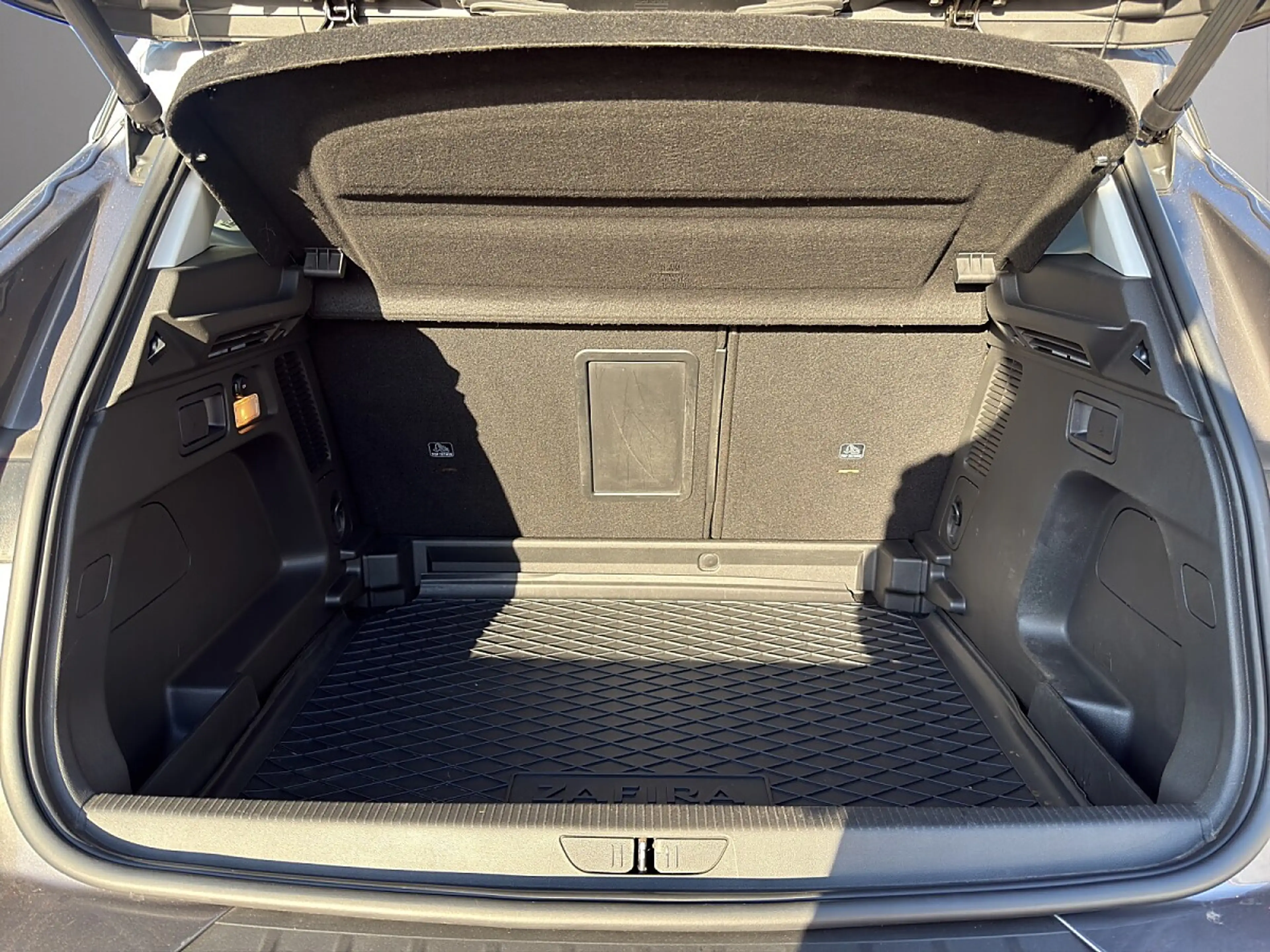 Opel Grandland X 1,2 Turbo Dir. Inj. 120 Jahre Edition S/S Aut. — photo 18
