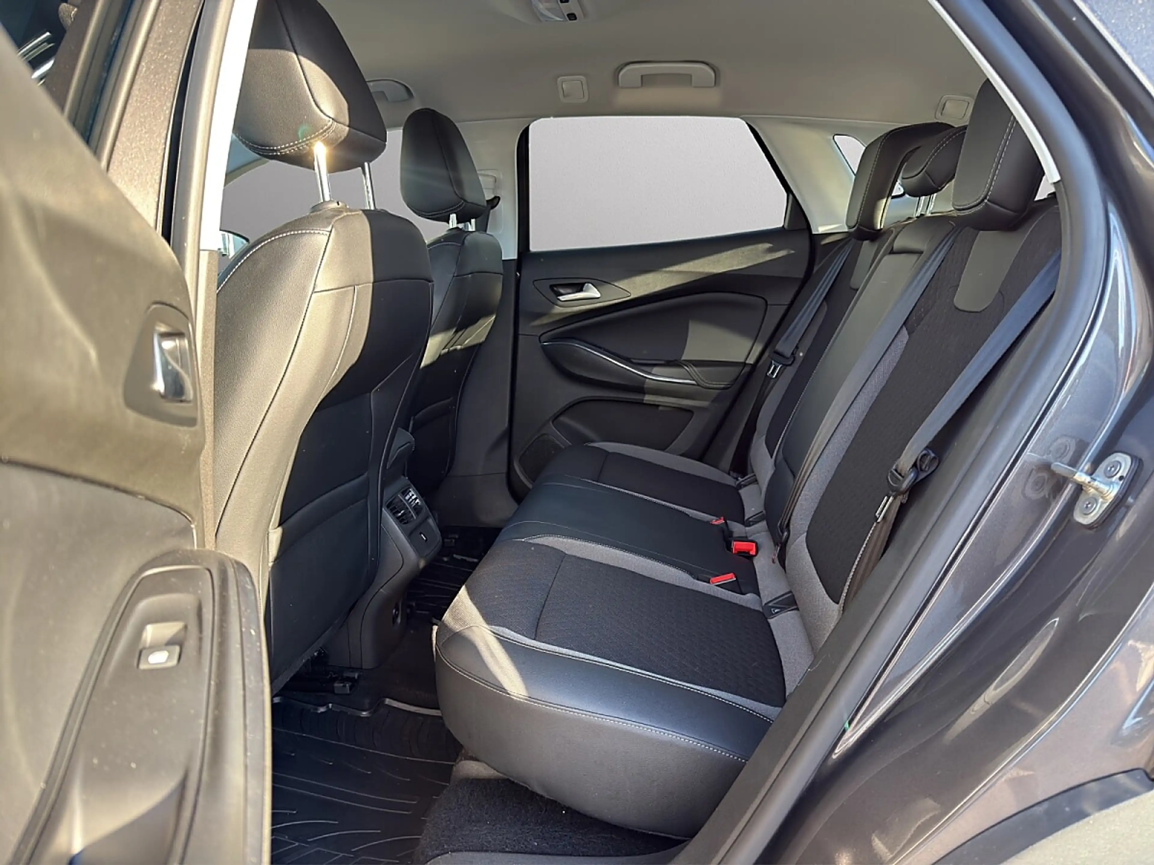 Opel Grandland X 1,2 Turbo Dir. Inj. 120 Jahre Edition S/S Aut. — photo 15