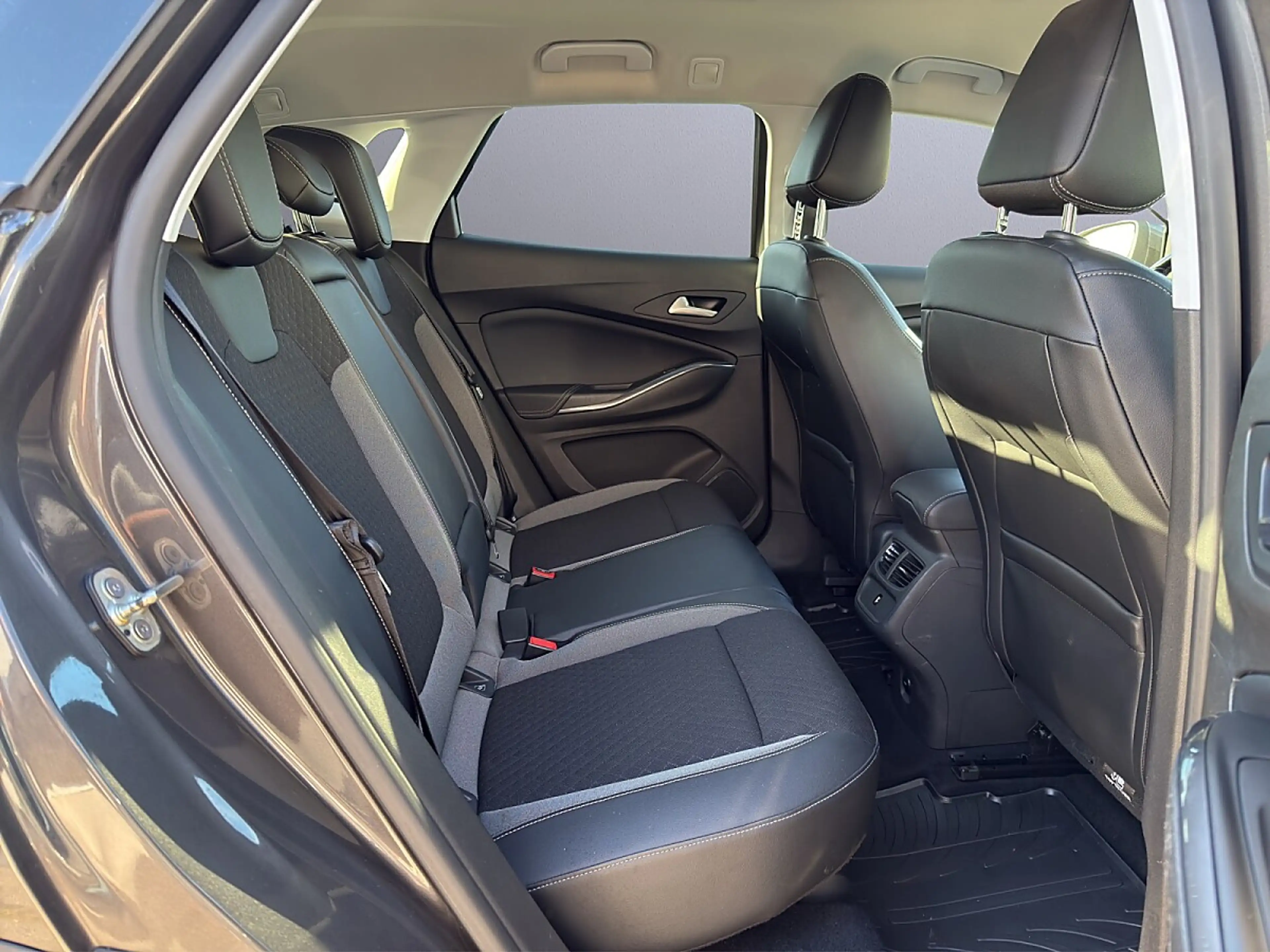 Opel Grandland X 1,2 Turbo Dir. Inj. 120 Jahre Edition S/S Aut. — photo 17