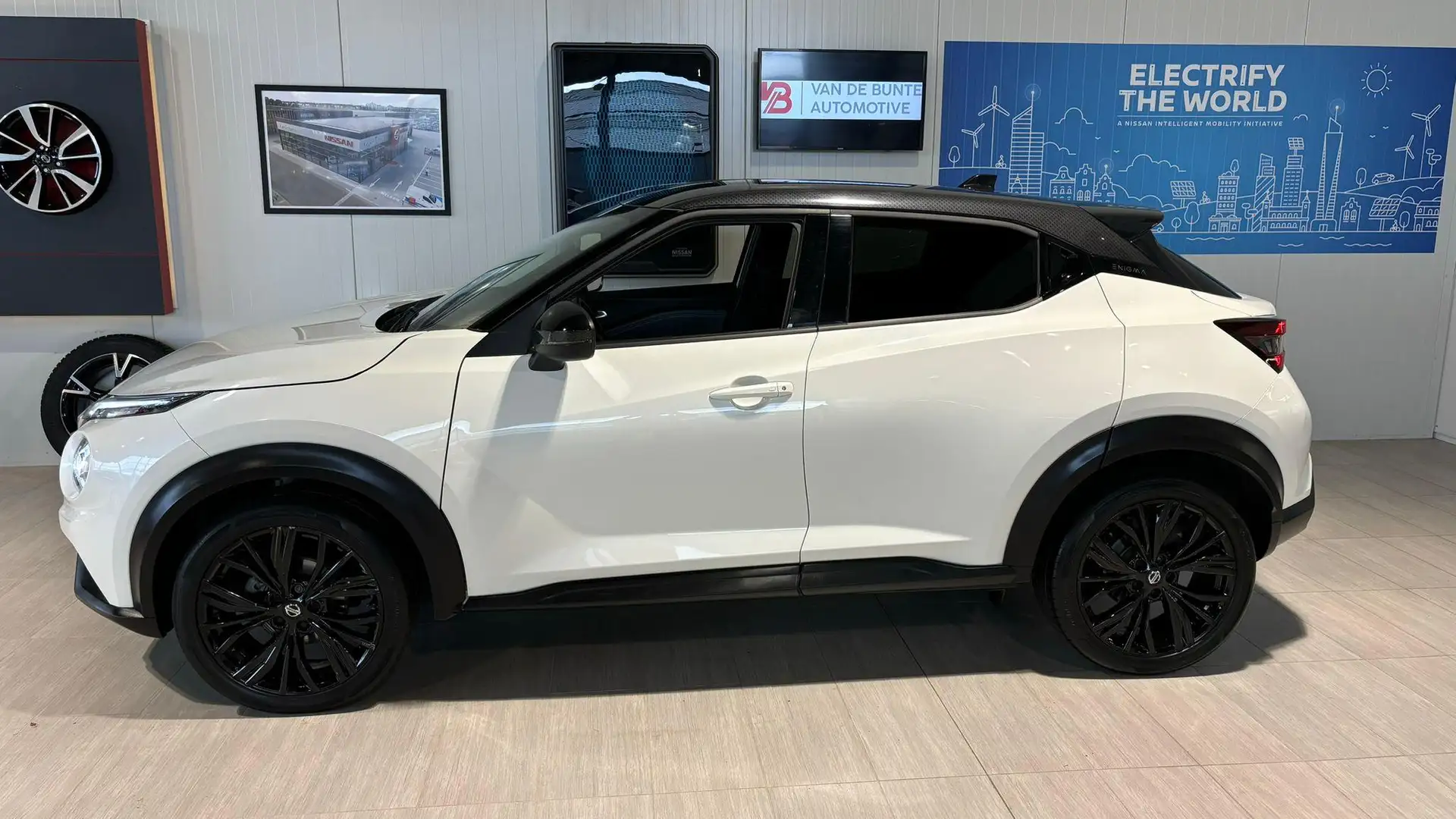 Nissan Juke 1.0 DIG-T Enigma *Automaat* White - 2