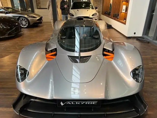 Aston Martin Valkyrie, Garantie 11/2027, 3 Jahre Servicepack