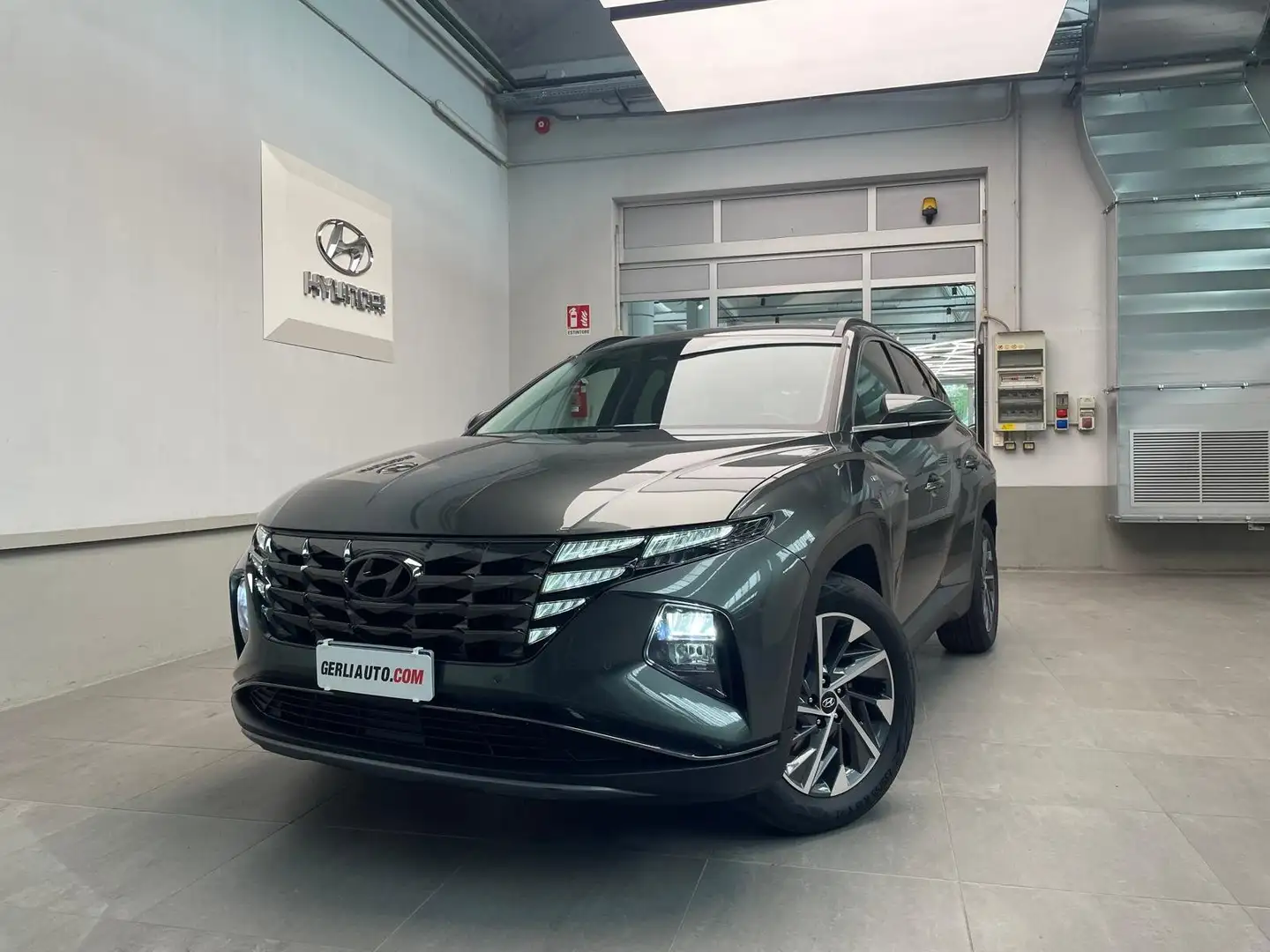 Hyundai TUCSON Tucson 1.6 t-gdi 48V Xline 2wd imt / LED / 18" Gris - 2