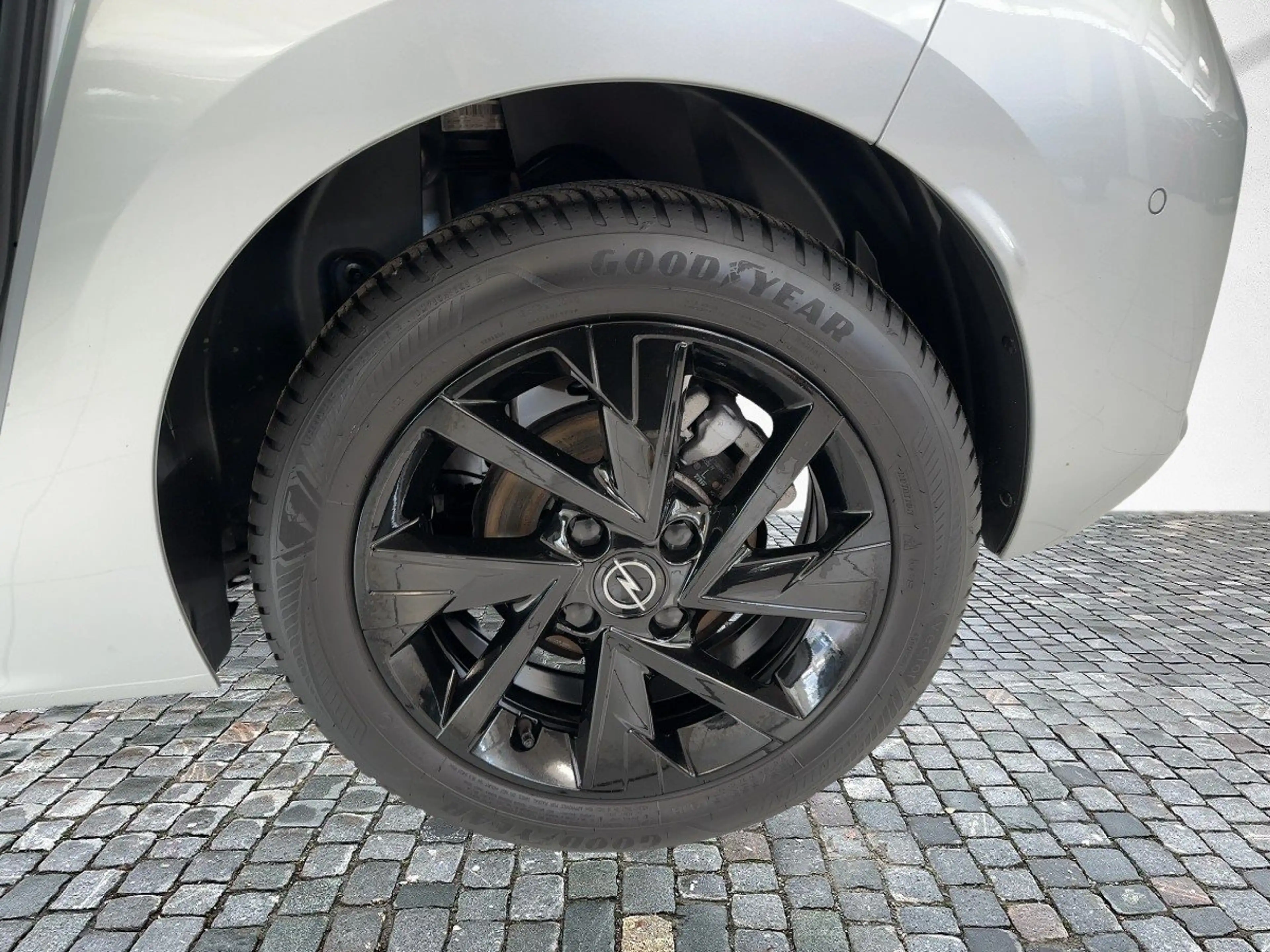 Opel Corsa GS. 1.2 Direct CAM LED NAVI KeyLess LM — photo 14