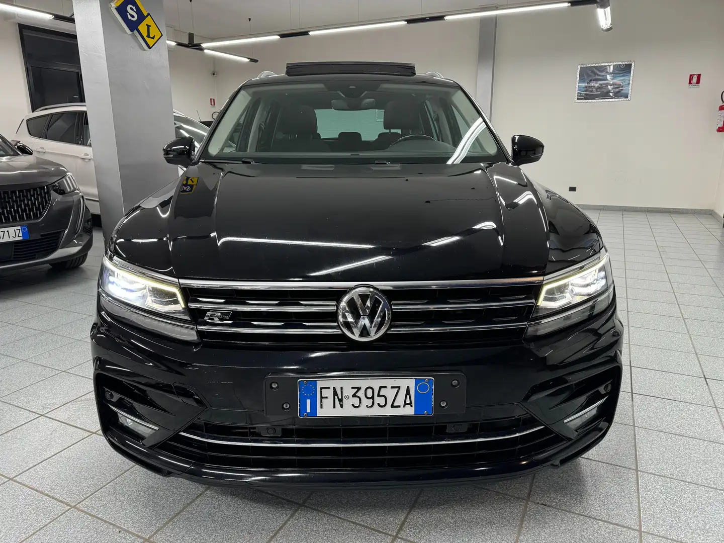 Volkswagen Tiguan Tiguan 2.0 tdi Advanced R-Line 150cv dsg Nero - 2