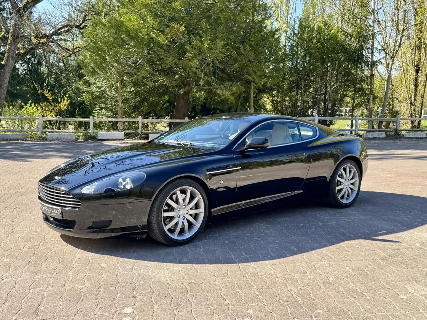 Aston Martin DB9 Coupé 5.9i  COUPE . PHASE 1 Noir - 1