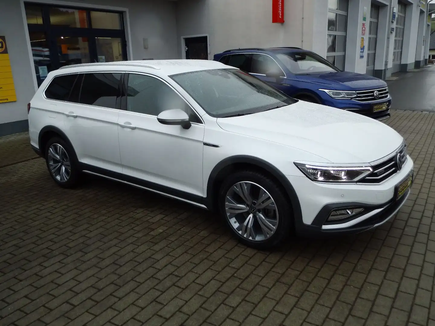 Volkswagen Passat Alltrack 4mot.,STHZ,AHZV,LED,NAVI, Blanc - 2
