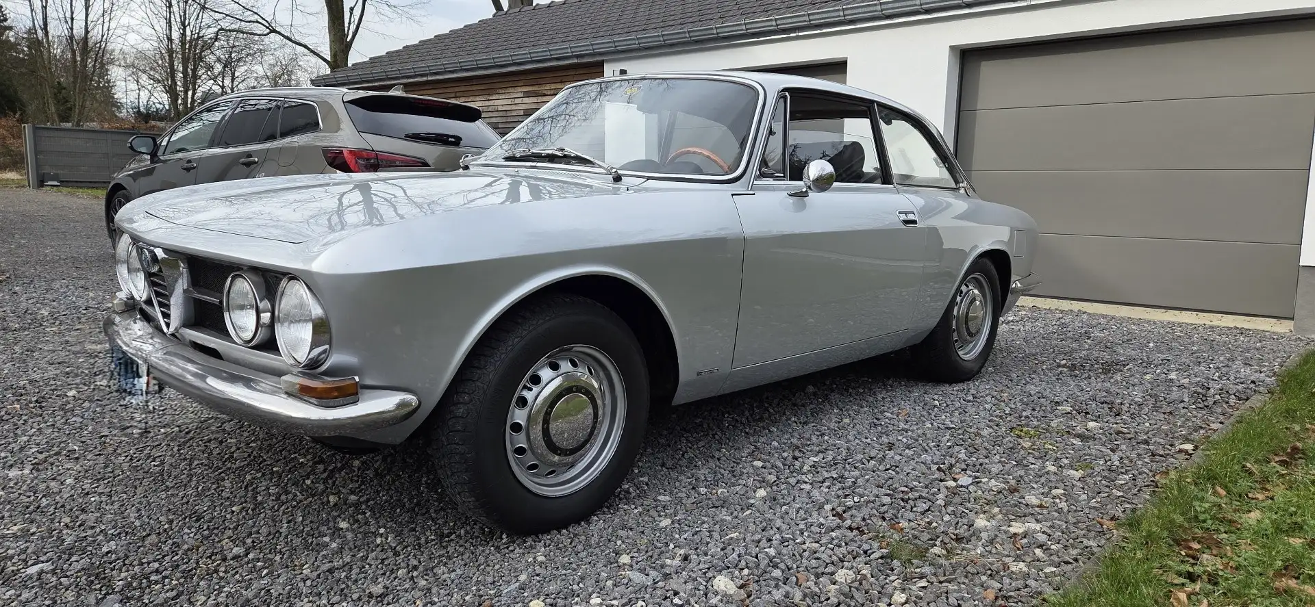 Alfa Romeo 1750 GTV Bertone 1ère serie Grau - 2
