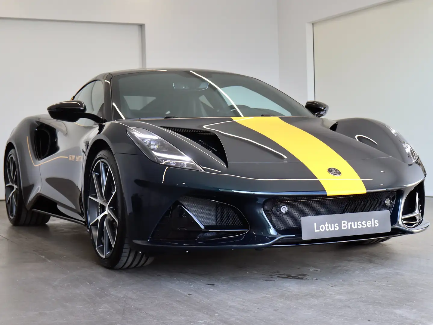 Lotus Emira EMIRA 1 OF 12 LIMITED EDITION TYPE 25 Vert - 2