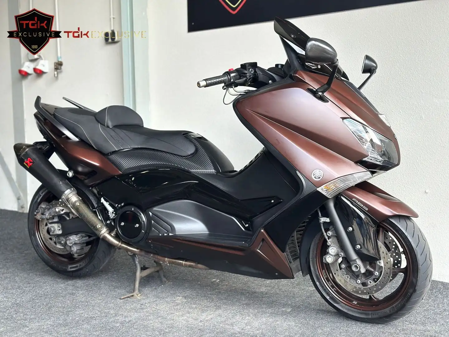 Yamaha TMAX BRONZE MAX ABS Gris - 1