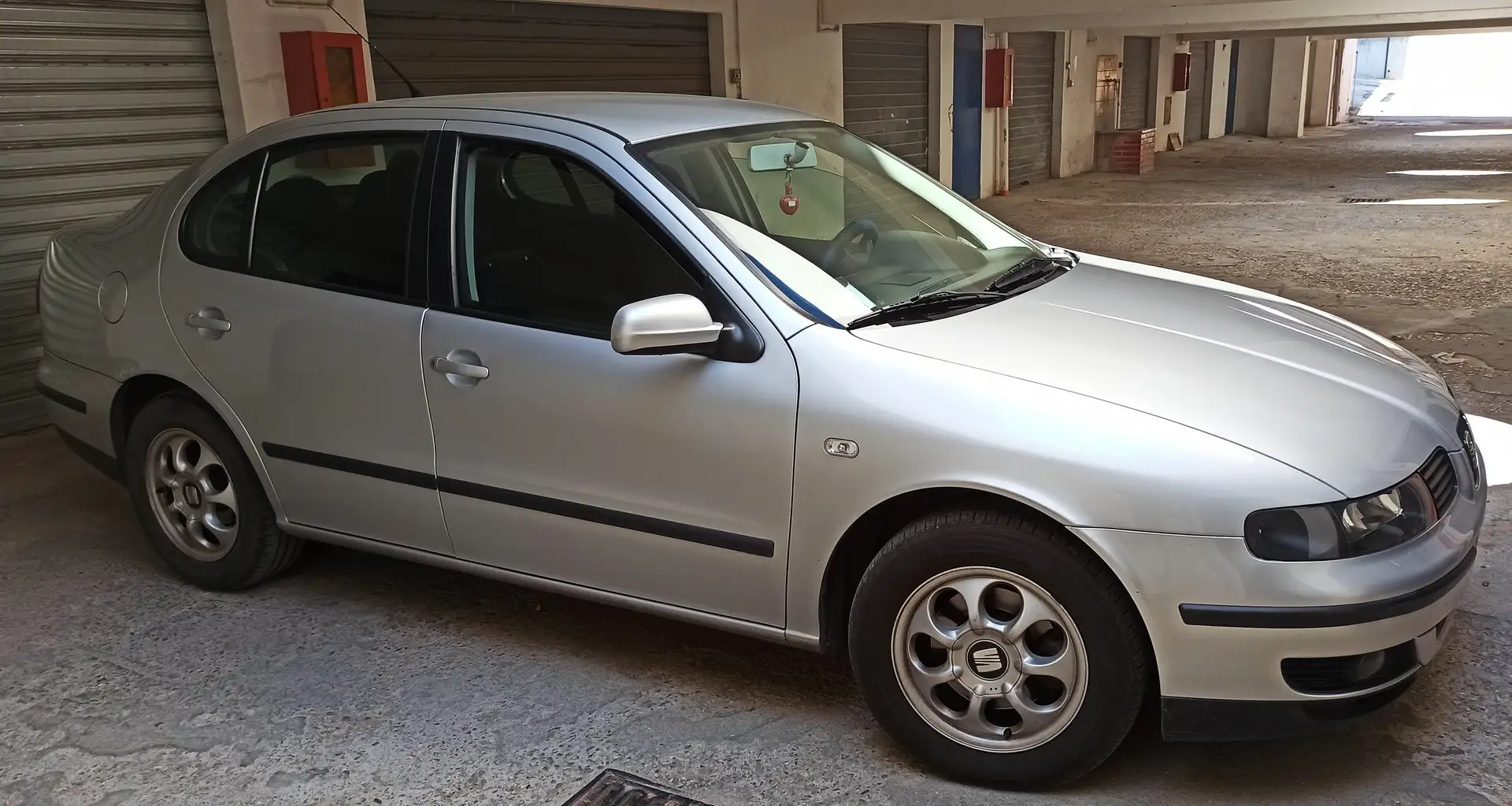 SEAT Toledo Toledo 1.9 tdi Signo c/2airbag,abs,clima 110cv Grigio - 2