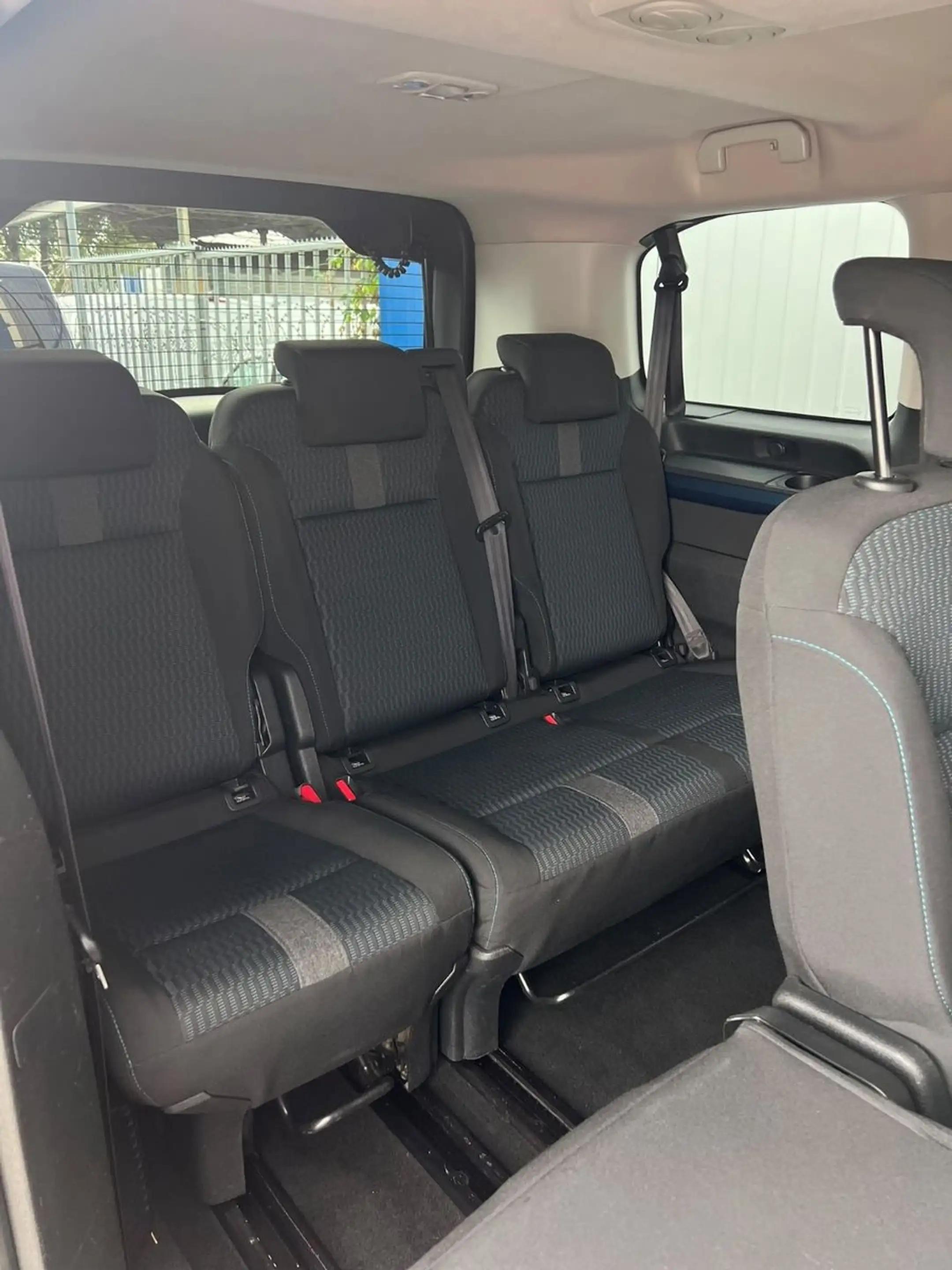 Peugeot Expert Traveller Active L2 KLIMA NAVI 8-SITZ AHK — photo 15
