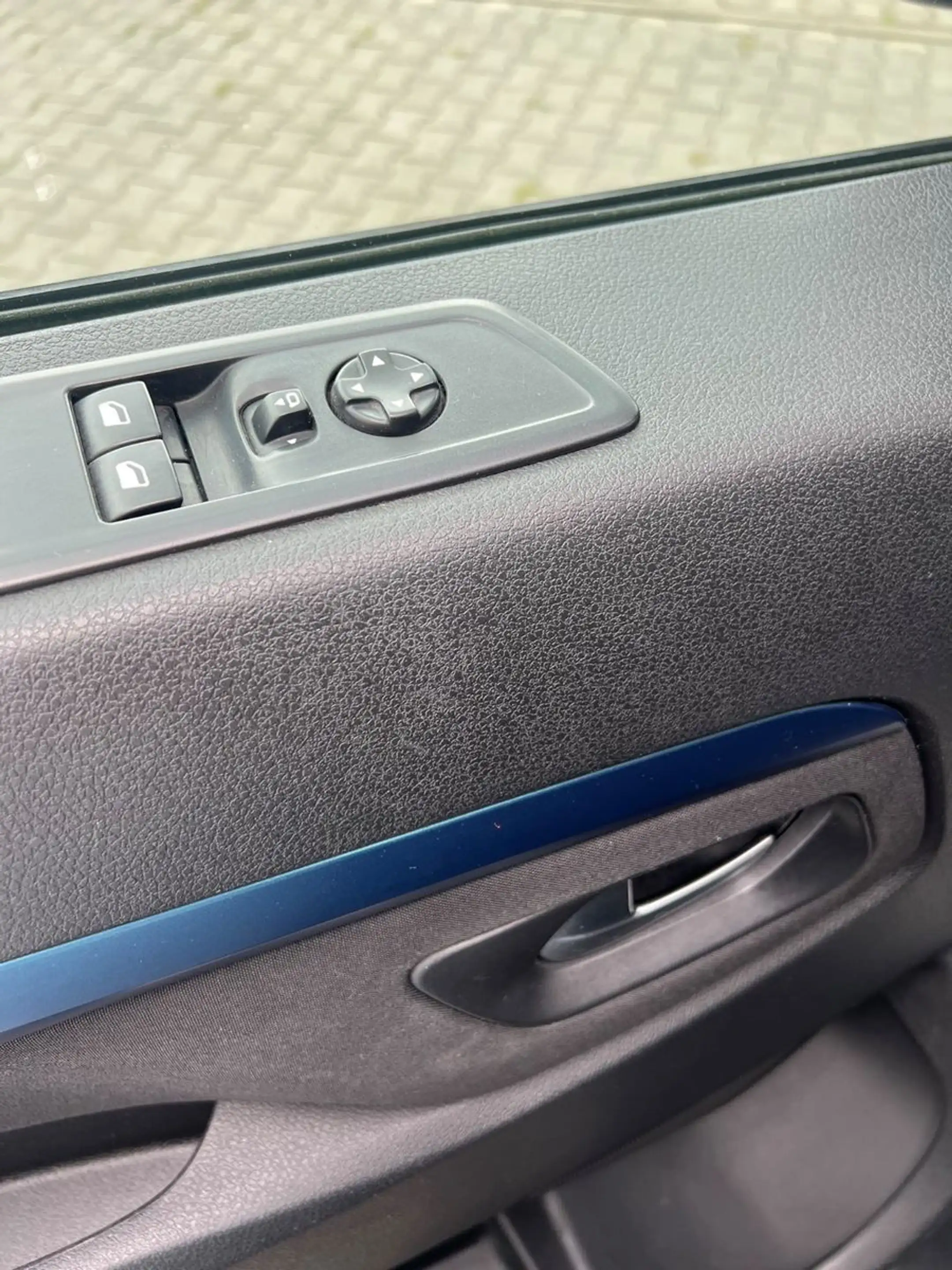 Peugeot Expert Traveller Active L2 KLIMA NAVI 8-SITZ AHK — photo 12