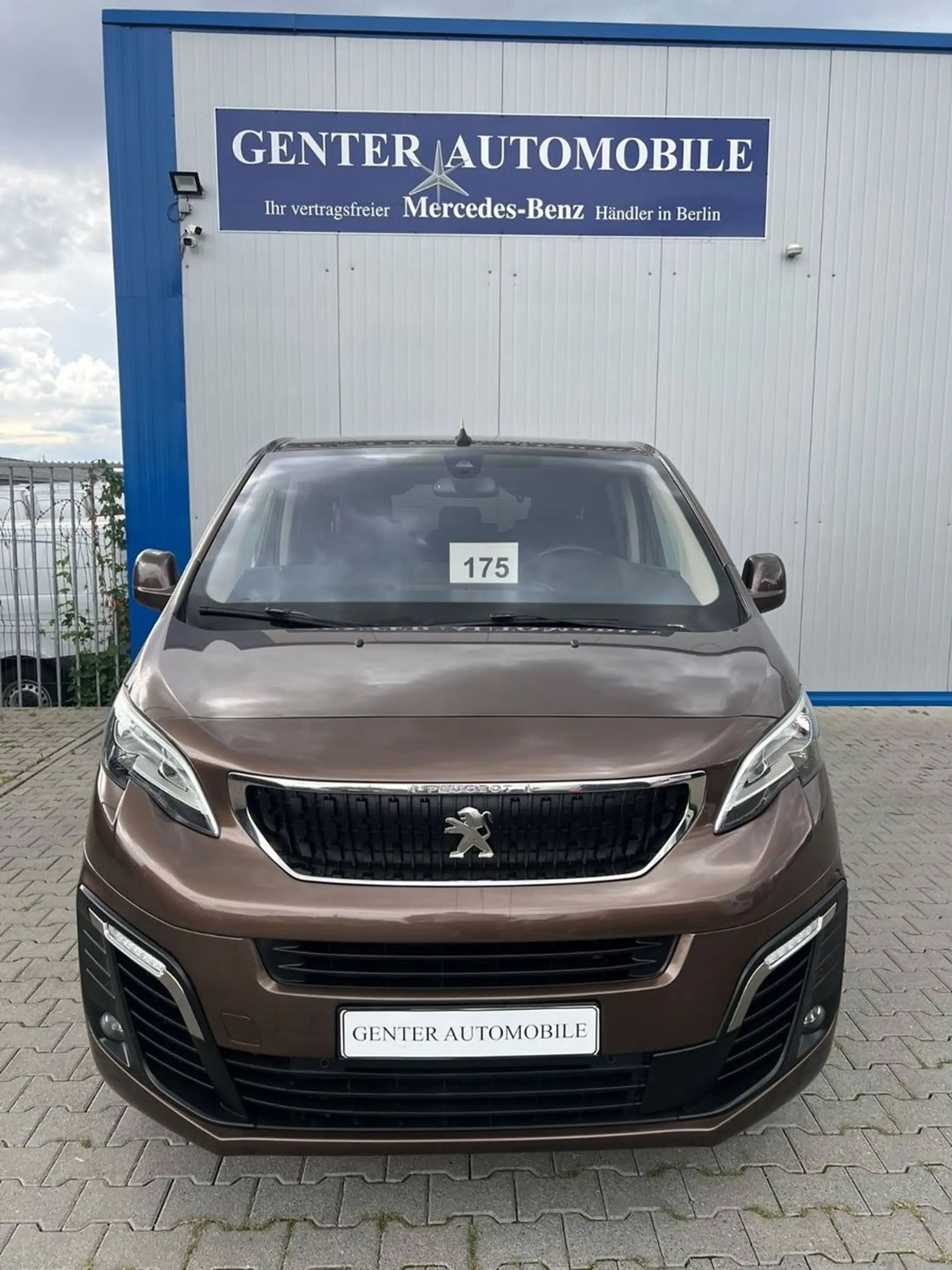 Peugeot Expert Traveller Active L2 KLIMA NAVI 8-SITZ AHK — photo 2