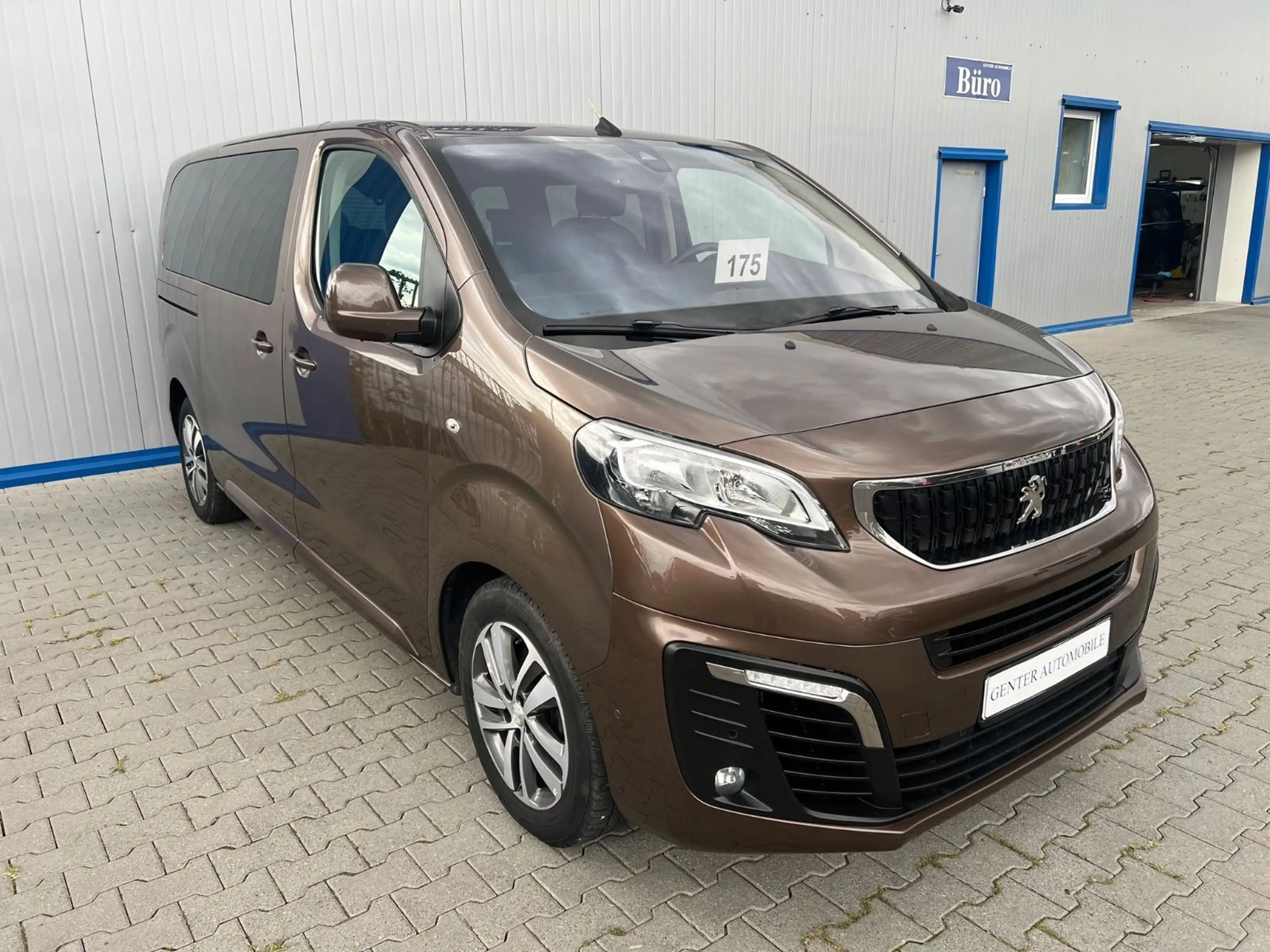 Peugeot Expert Traveller Active L2 KLIMA NAVI 8-SITZ AHK — photo 3