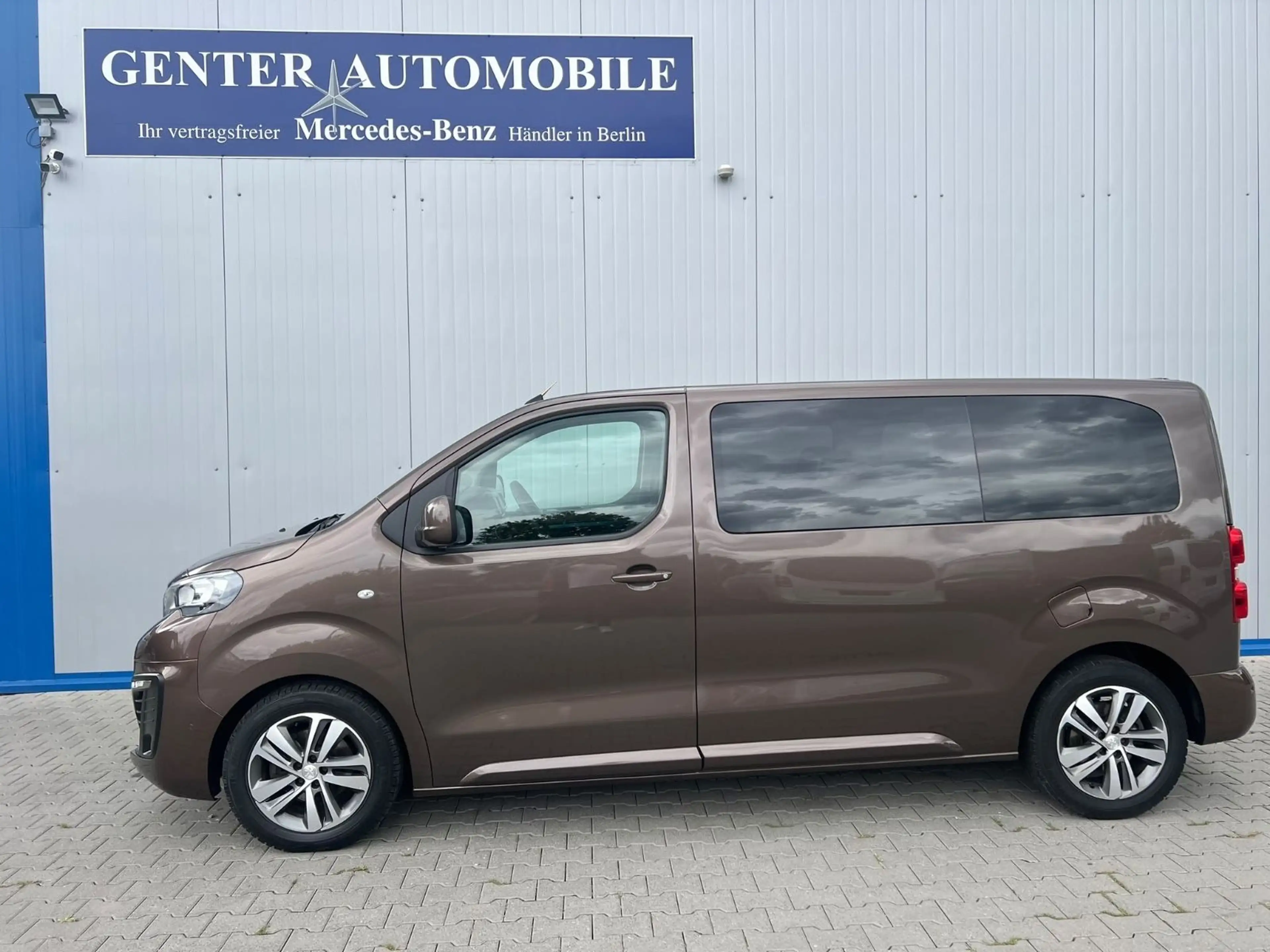 Peugeot Expert Traveller Active L2 KLIMA NAVI 8-SITZ AHK — photo 4