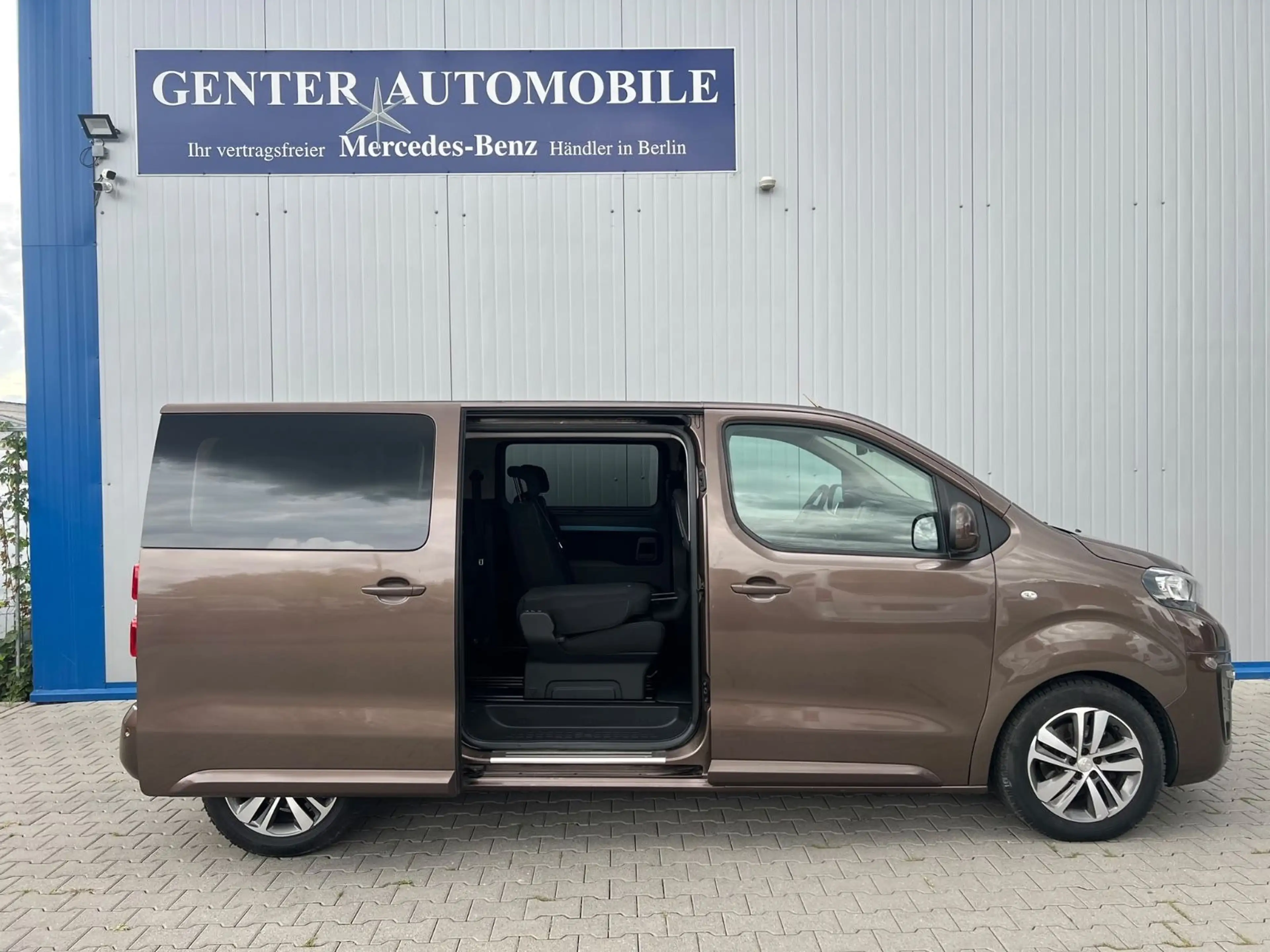 Peugeot Expert Traveller Active L2 KLIMA NAVI 8-SITZ AHK — photo 6