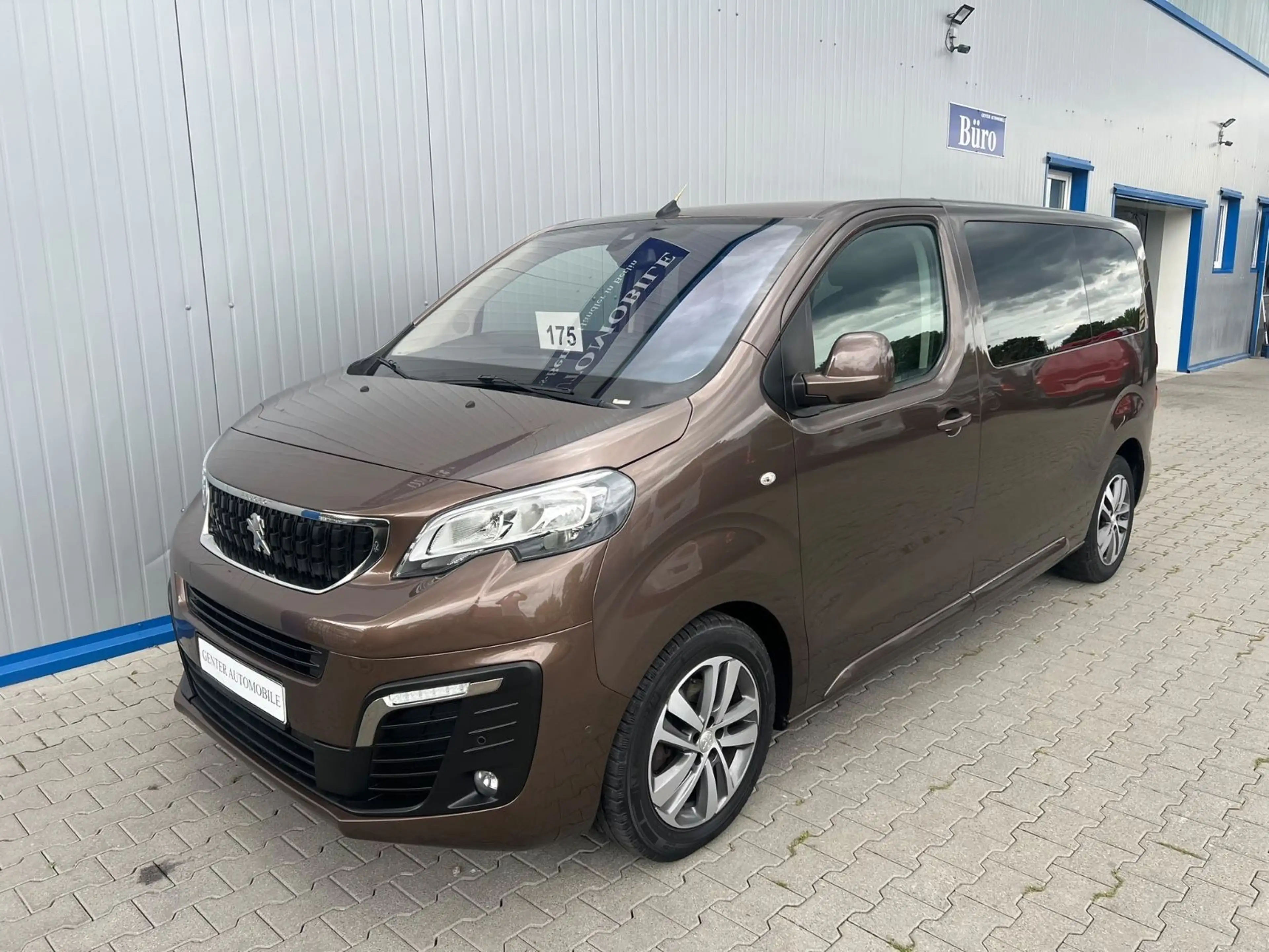 Peugeot Expert Traveller Active L2 KLIMA NAVI 8-SITZ AHK