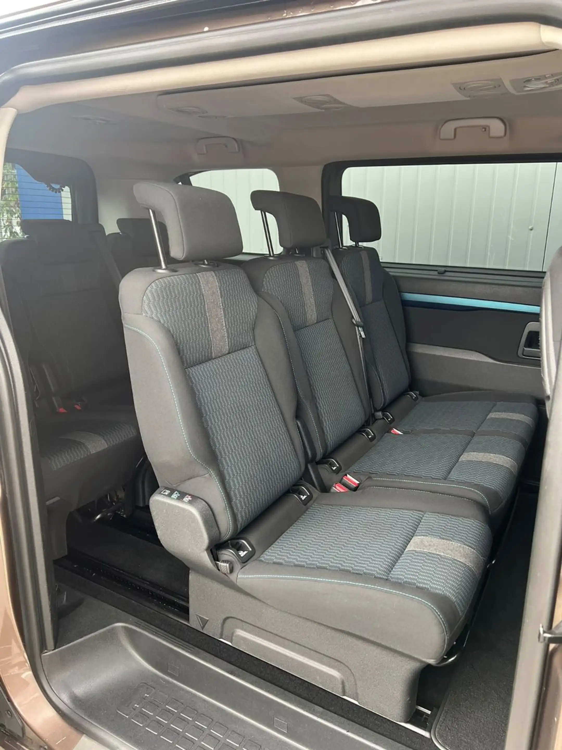 Peugeot Expert Traveller Active L2 KLIMA NAVI 8-SITZ AHK — photo 14