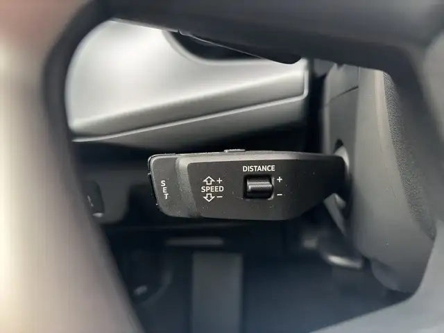 Audi Q3 view 11