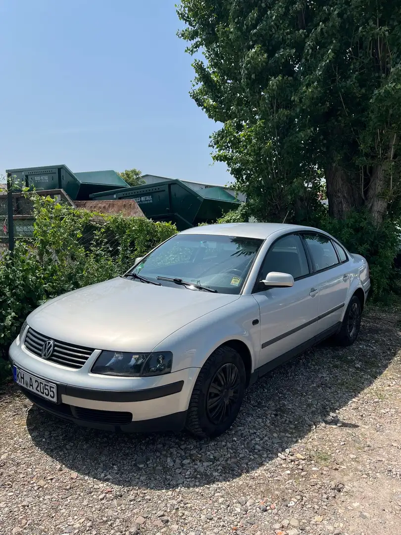 Volkswagen Passat 2.3 VR5 Comfortline - 1