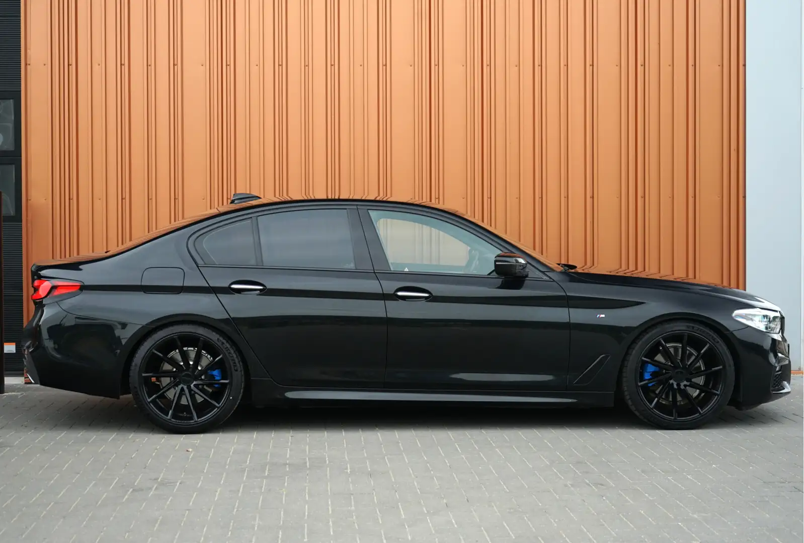 BMW 520 5-serie 520i M-Sport Leder Memory VOSSEN Camera NL Zwart - 2
