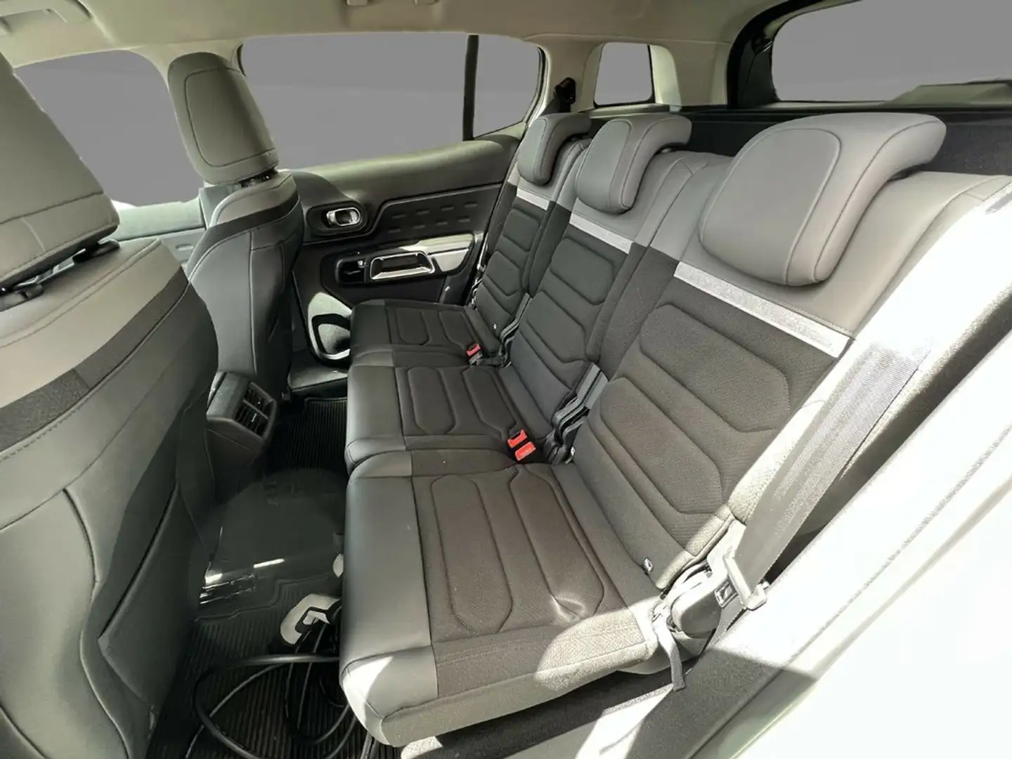 Citroen C5 Aircross Hybrid 136 e-DCS6 Plus Gri - 2