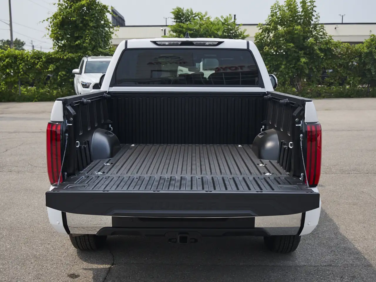 Toyota Tundra снимка Toyota Tundra