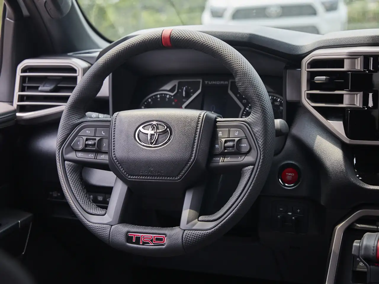 Toyota Tundra снимка Toyota Tundra
