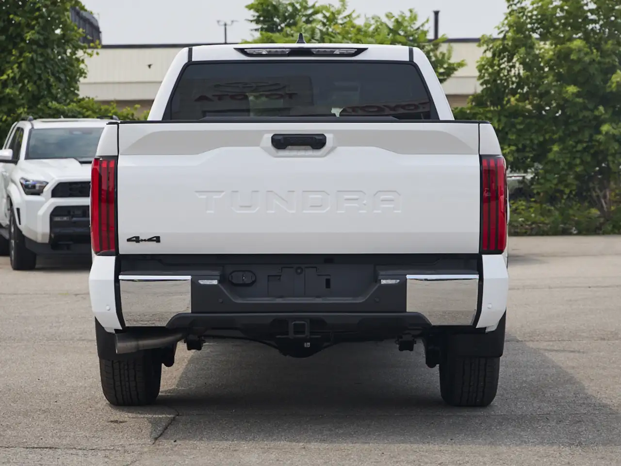 Toyota Tundra снимка Toyota Tundra
